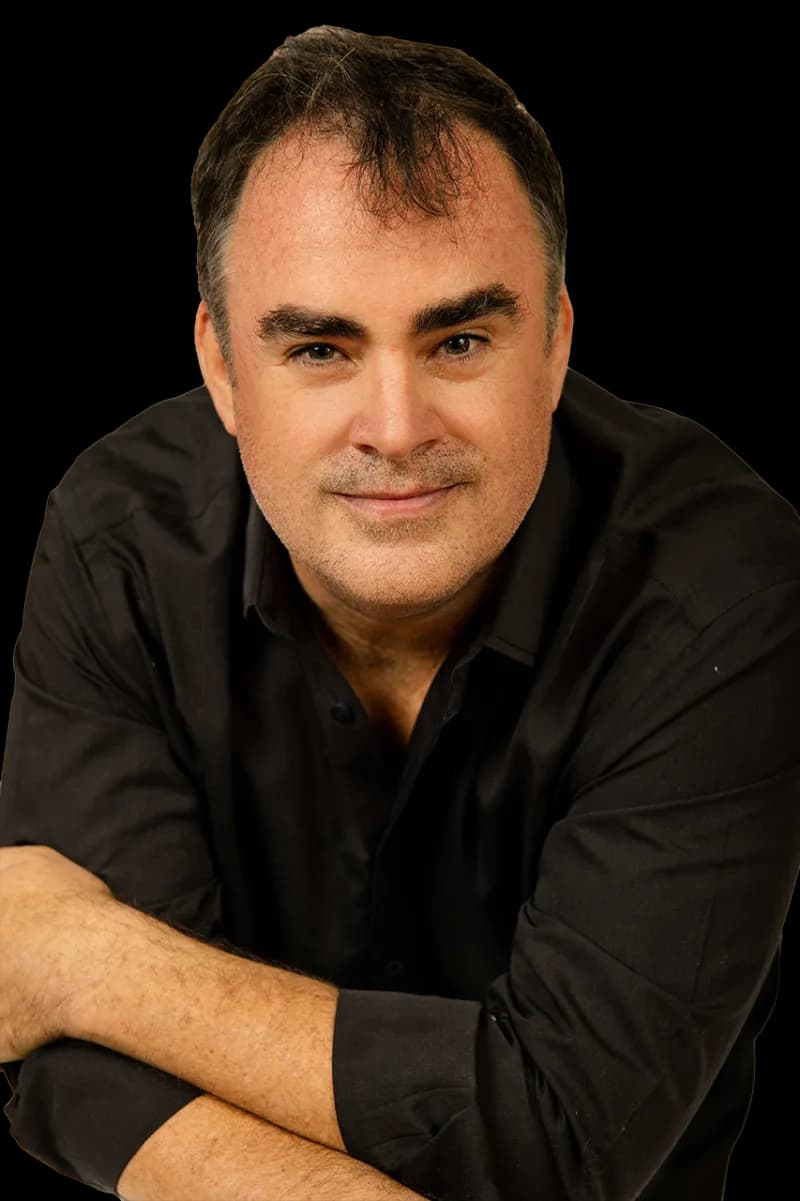 Julian Whitaker headshot